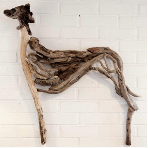 escultura madera reciclada galgo perro arte madrid restauracion
